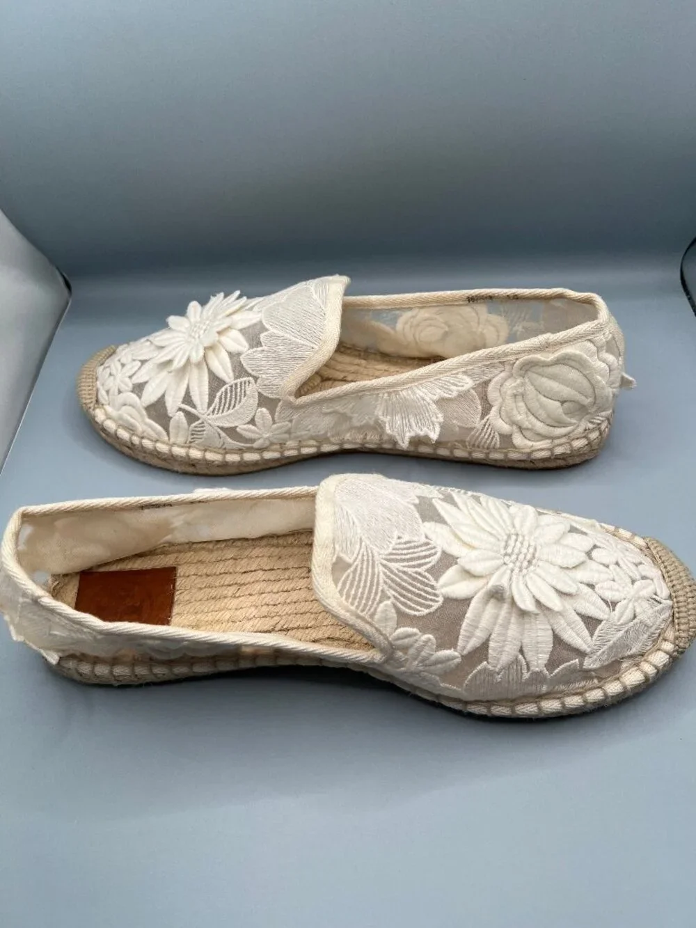 Tory Burch Creamy White Floral Embroidered Slip-On Espadrille Flats Round Toe 10